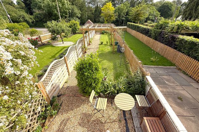 Pear Tree Cottage, 57 Grantham Road, Bottesford photo 4