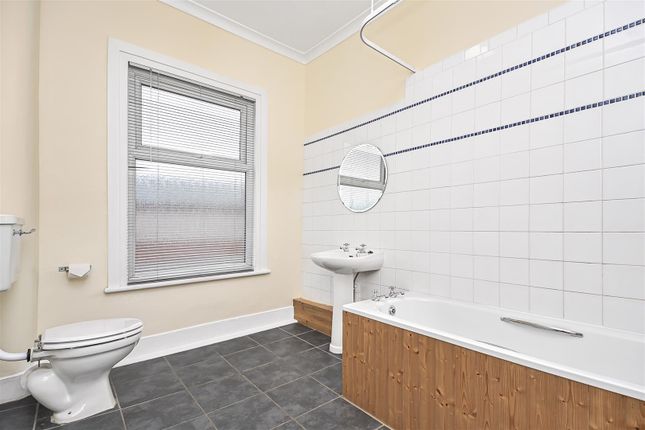 54 Bedford Square Bathroom (1).Jpg