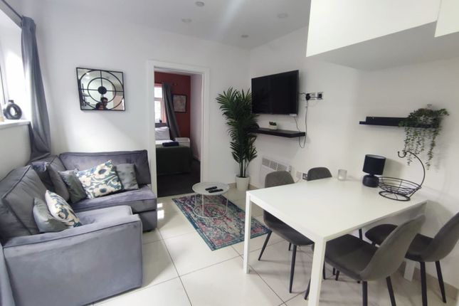 Maisonette to rent in Ninian Park Road, Cardiff