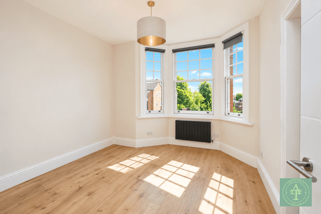 Station Road, Winchmore Hill photo 4