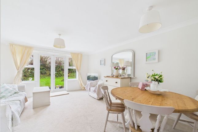 14, Catchfrench Crescent, Liskeard photo 2