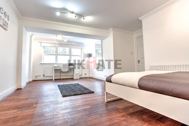 272 Imperial Court, 225 Kennington Lane, London photo 4