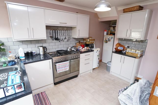 40, Peterborough Road, Bradford photo 5