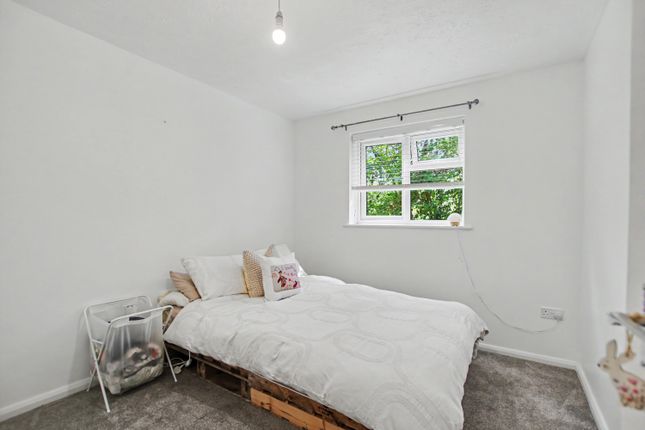 5 Lambourne House, Mallow Road, Southampton photo 5