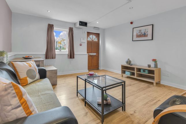 Flat 1, Burley Road, Leeds photo 2