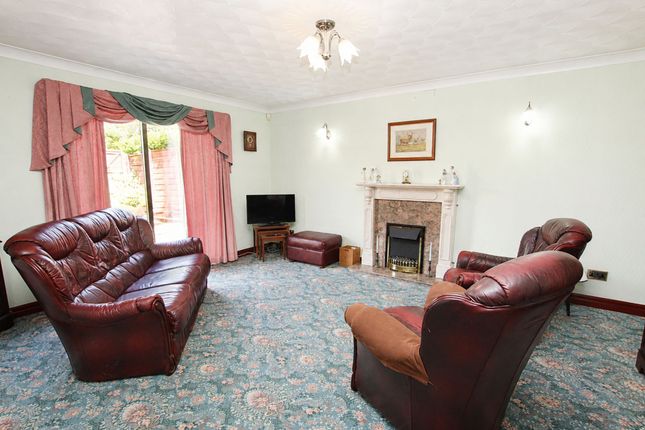 6 Old Brow Lane, Rochdale photo 2