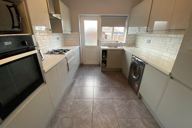 63, Grafton Road, Dagenham photo 4