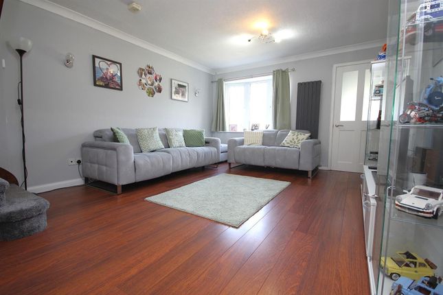 4, Penhale Gardens, Titchfield Common photo 4