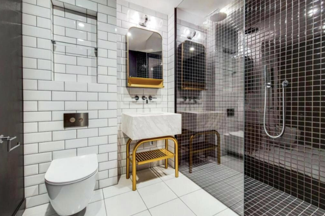 Flat for sale in Chiswell Street, Finsbury, London