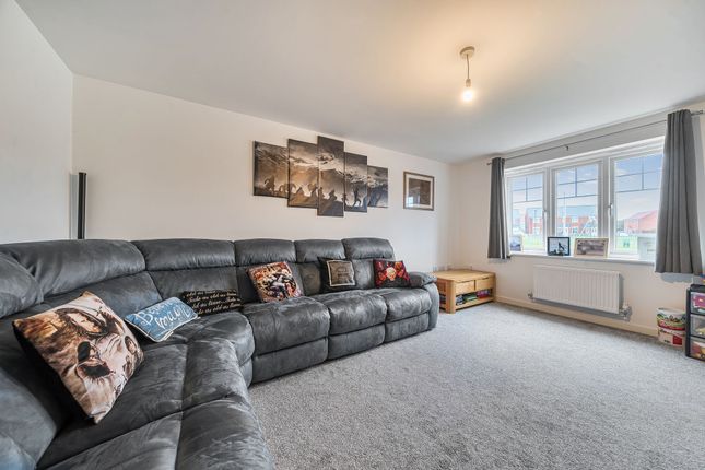 24 Ingleborough Drive, Harrogate photo 4