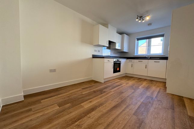 11, Durleigh Avenue, GRANTHAM photo 2