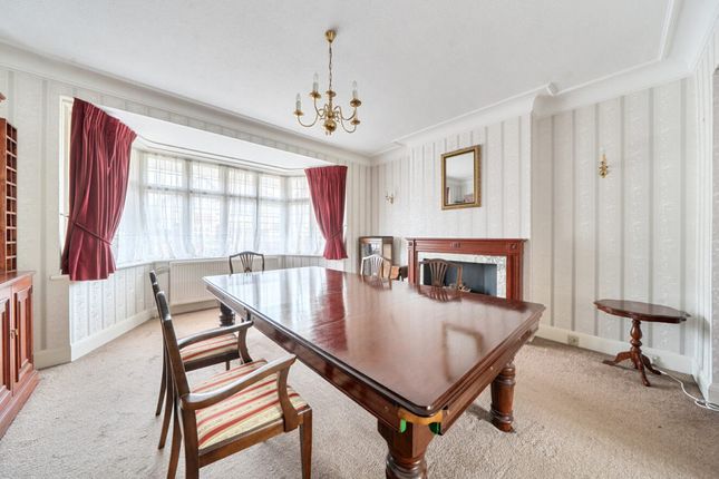 37, Corringway, Ealing photo 2