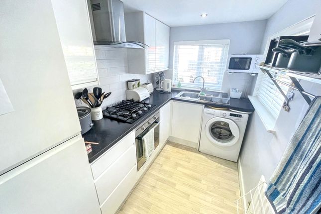 84, Norham Avenue South, South Shields photo 5