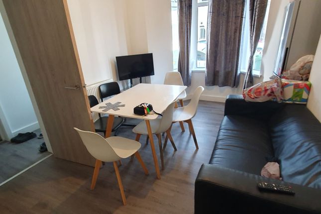 8 Malefant Street, Cardiff photo 5