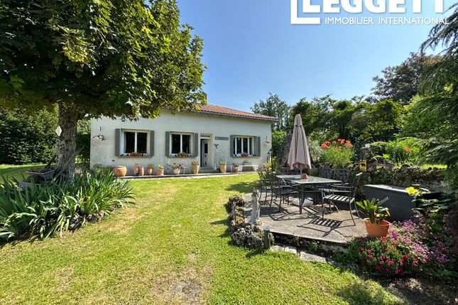 Villa for sale in Deviat, Charente, Nouvelle-Aquitaine