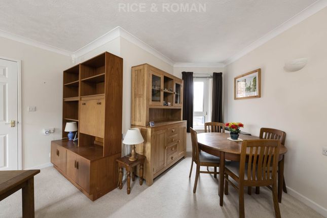 Flat 12 Riverstone Court, Queen Elizabeth Road, Kingston Upon Thames photo 4