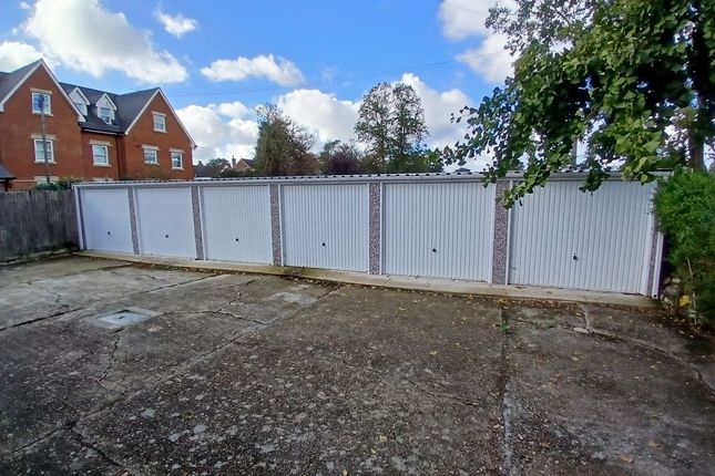 Alexandra Road, Farnborough photo 3