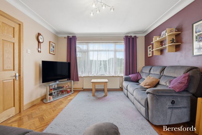 11, Chelmer Drive, Brentwood photo 4