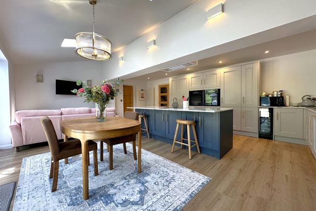 Fabulous Open-Plan Living Space 140