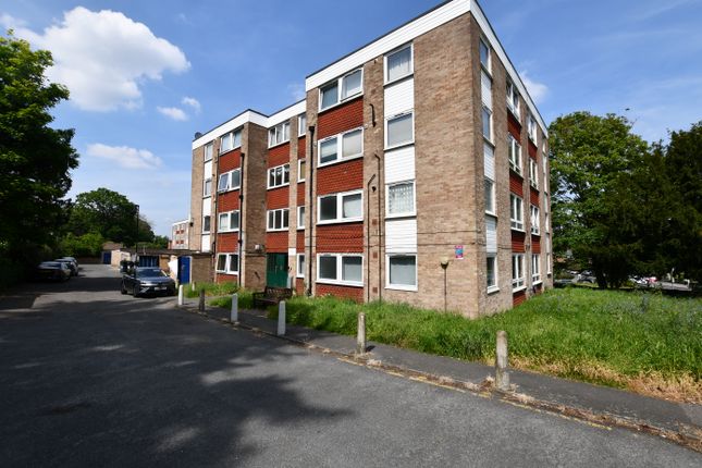 Thumbnail Flat for sale in Bramley Hill, South Croydon
