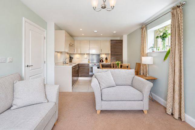 Flat 1, 6, Cross Close, Gloucestershire photo 3