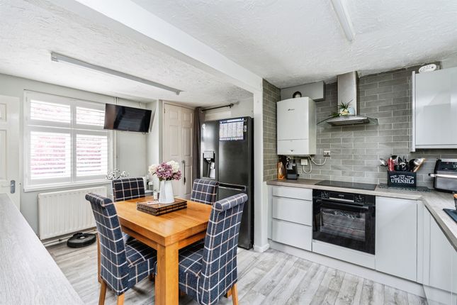 63, Hillyfields, SOUTHAMPTON photo 2
