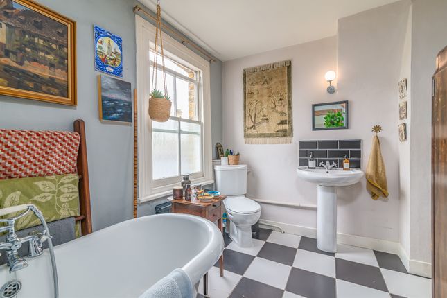 7, Chapel Road, BURNHAM-ON-CROUCH photo 4