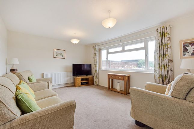 11, Thorndale Close, Chatham photo 4