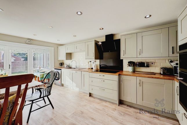 Forrester Close, Selby photo 3