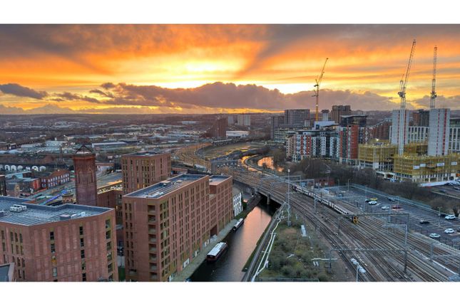 Studio for sale in 1 Wharf Approach, Leeds