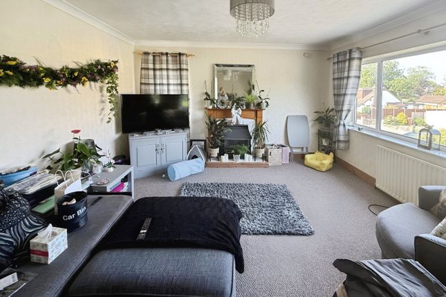 1 & 1a,, Peaks Avenue, Grimsby photo 3