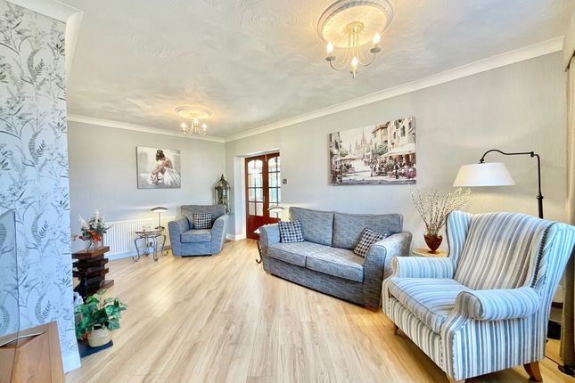 45 Meadow Way, Stone photo 3