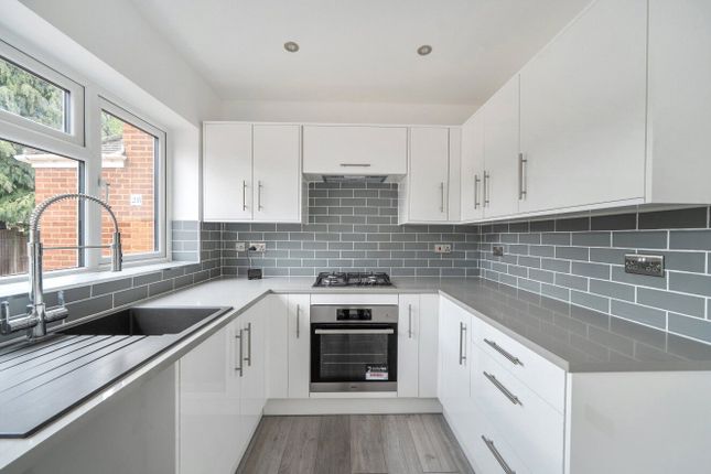 29, Jerrymoor Hill, Wokingham photo 3