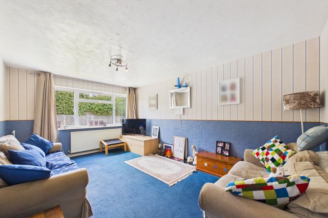 18, Perryhill Drive, Sandhurst photo 2