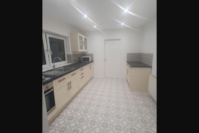 Kitchen.Jpg