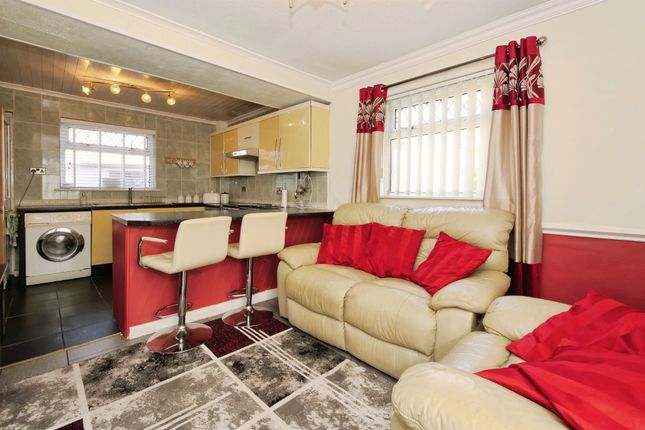 4, Pendre, BRIDGEND photo 4