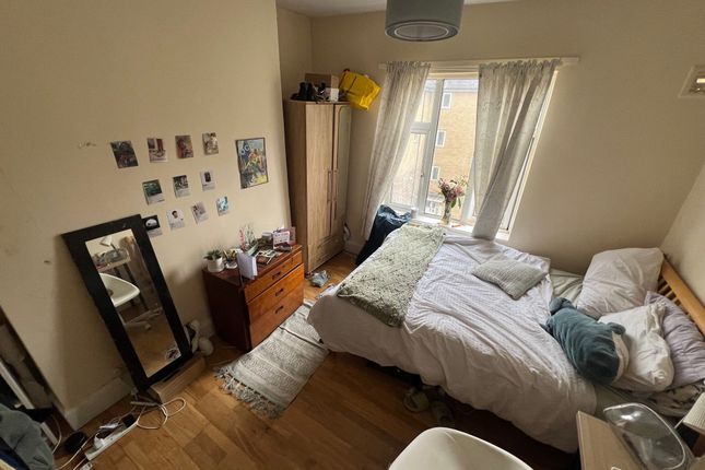 363 Caledonian Road, London photo 3