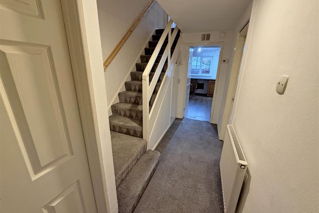 2, Bellingham Close, Wallsend photo 4