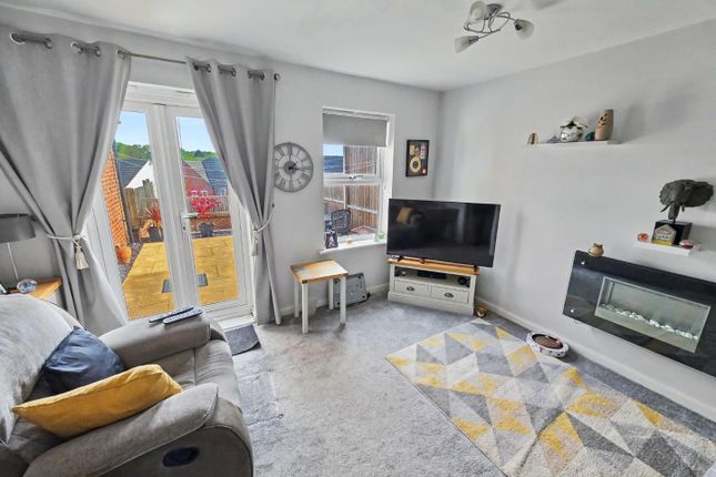 17, Sissinghurst Close, Rugby photo 2