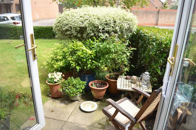 22, Kingfisher Lodge, The Dell, Chelmsford photo 2