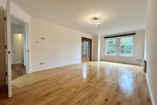 36, Old Station Court, Glasgow photo 3