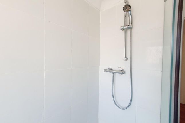 Flat 10, Reigate House,, Clarendon Street, Hampshire photo 5