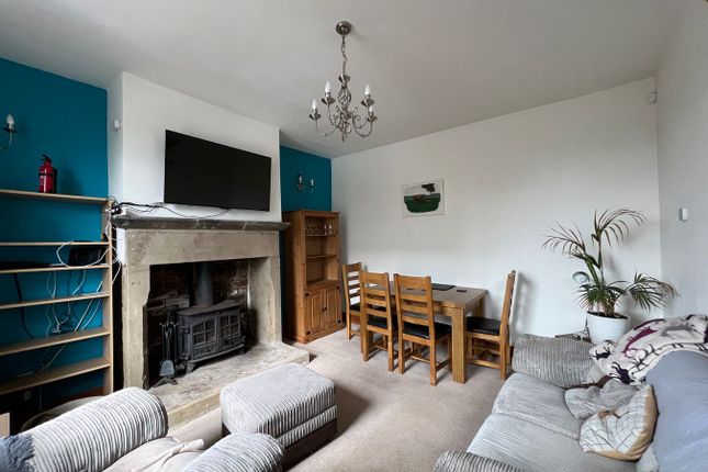 23, Longlands Road, Huddersfield photo 2