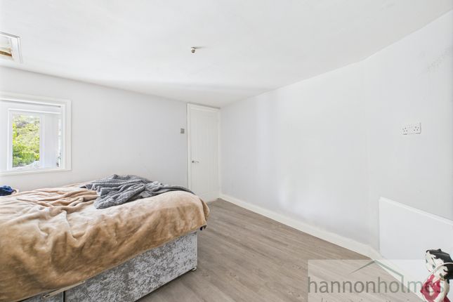 Cam05283G0-Pr0050-Still006