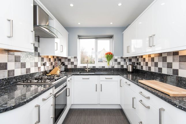5 Granby Close, Chesterfield photo 4