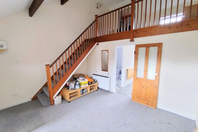 9, Logan Close, Wolverhampton photo 2