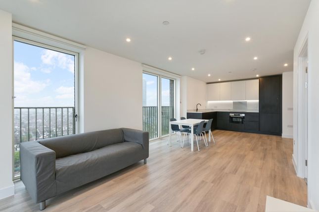 Heartwood Boulevard, London photo 2
