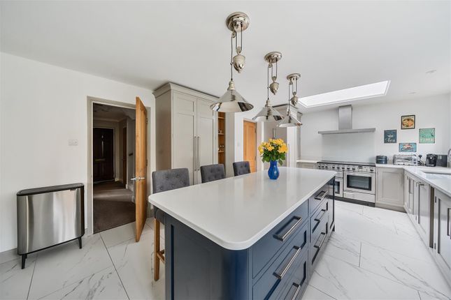 16, Springdale, Finchampstead photo 3
