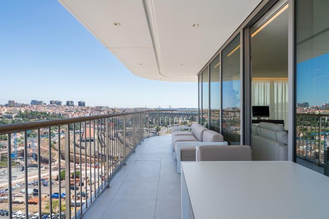 Thumbnail Apartment for sale in Campolide, Lisbon, Portugal