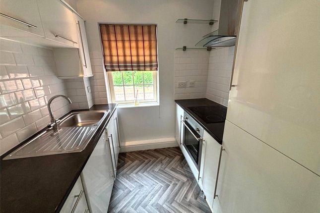 15, The Woodlands, Telford photo 4